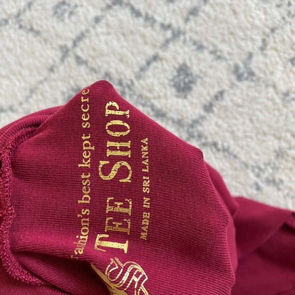 VS Tee Shop Burgundy Turtleneck - Picture 3 of 4